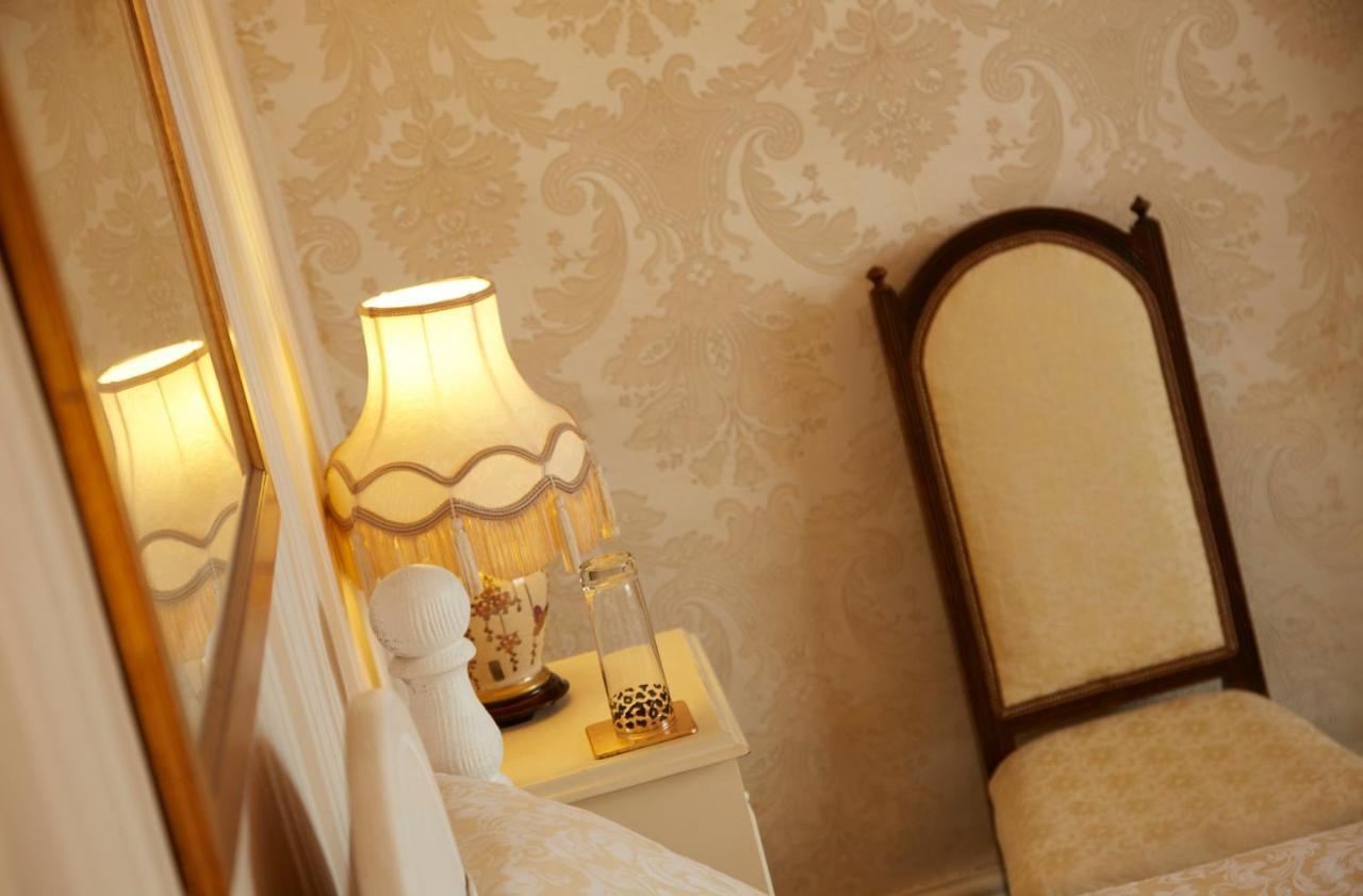 Lower Drayton Farm B&B Stafford Esterno foto